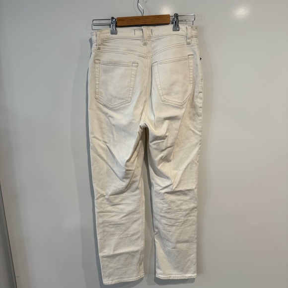 Abercrombie & Fitch Curve Love Ultra High Rise Ankle Straight Jean - Picture 5 of 10